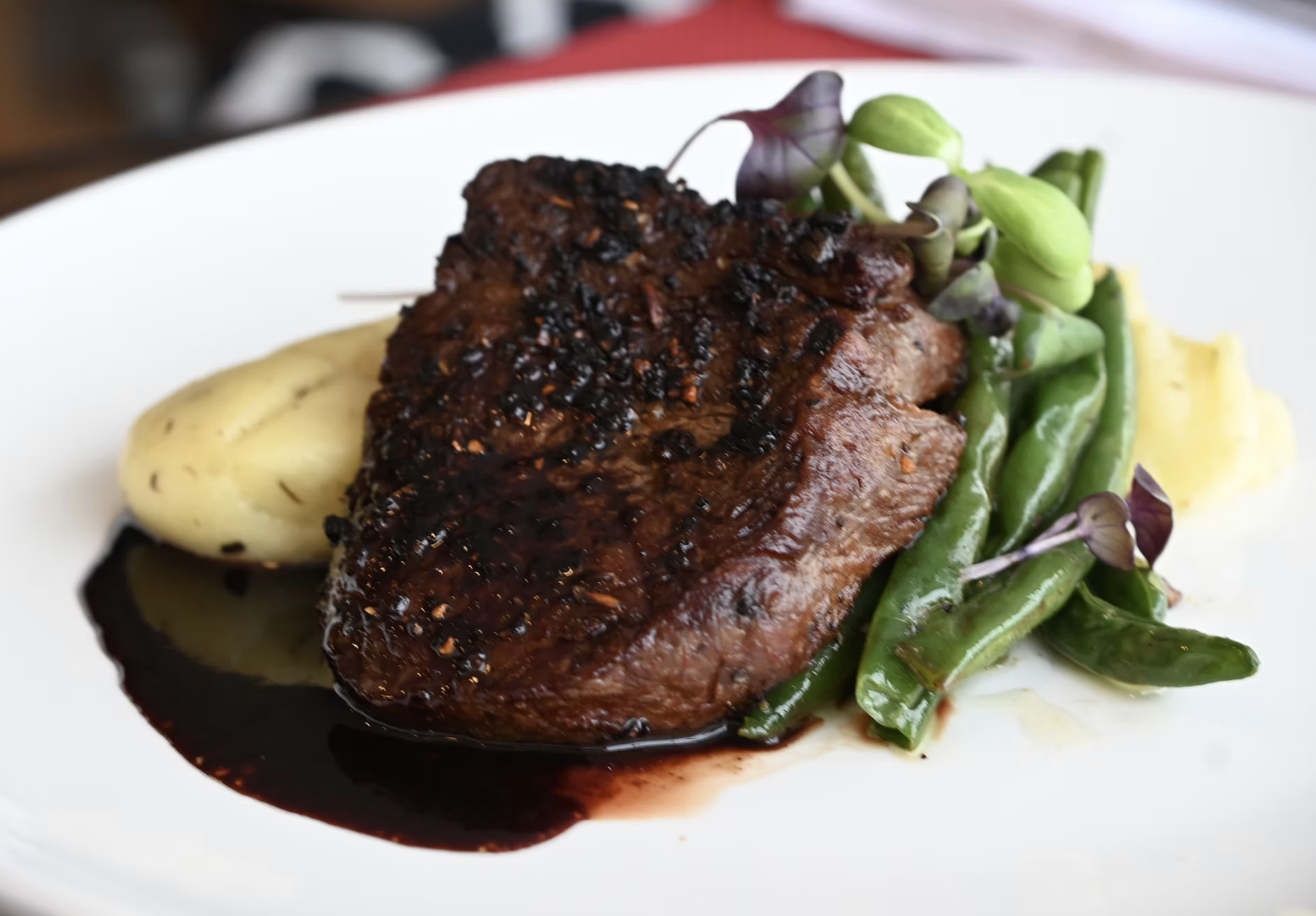 Fire-Roasted Québec Beef — Bordelaise, green beans, mash
